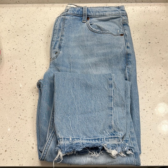 Denim - Abercrombie & Fitch high rise mom jeans